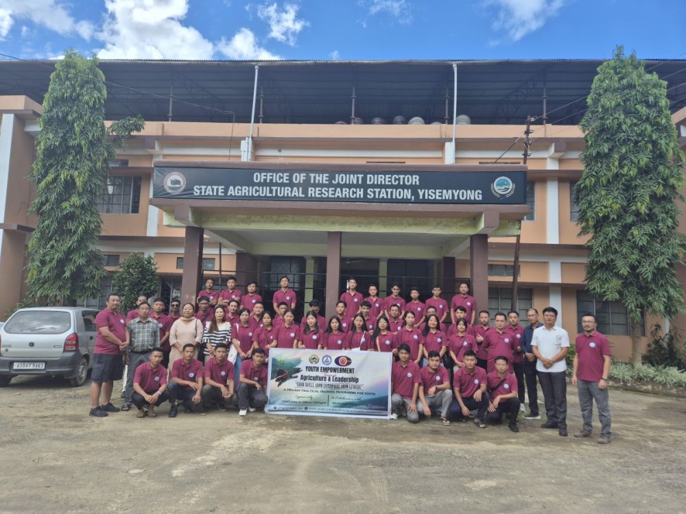 MAOT, ABAM officials along with the participants pose for a photo during the leadership training held at SARS, Yimsemyong in Mokokchung on September 23.